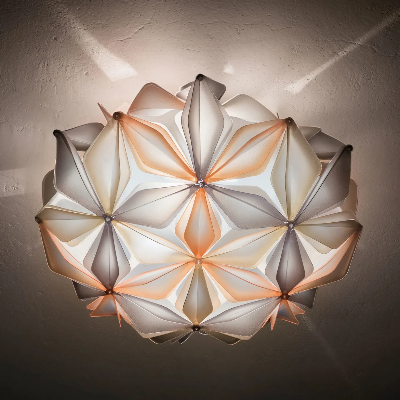 Lampada da soffitto/parete La Vie Amber di Adriano Rachele