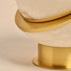 Lampada da tavolo "Offset Globe" in ottone satinato