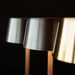 Lampada da Tavolo Ricaricabile Mina in Metallo con Finitura Antracite