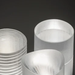 Lampada da tavolo ricaricabile Haute Doll di Federico Peri