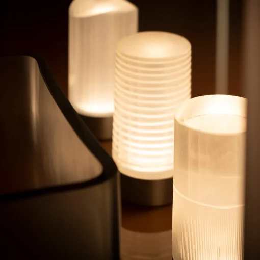 Lampada da tavolo ricaricabile Haute Silk di Federico Peri