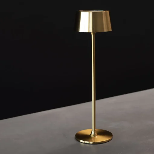 Lampada da Tavolo Ricaricabile Mina in Metallo con Finitura Dorata