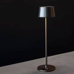 Lampada da Tavolo Ricaricabile Mina in Metallo con Finitura Marrone Bronzato