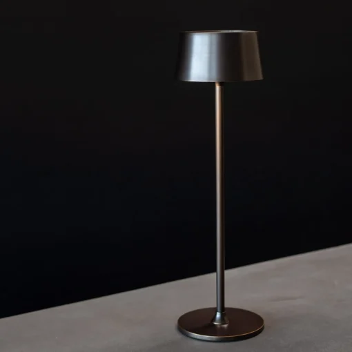 Lampada da Tavolo Ricaricabile Mina in Metallo con Finitura Marrone Bronzato
