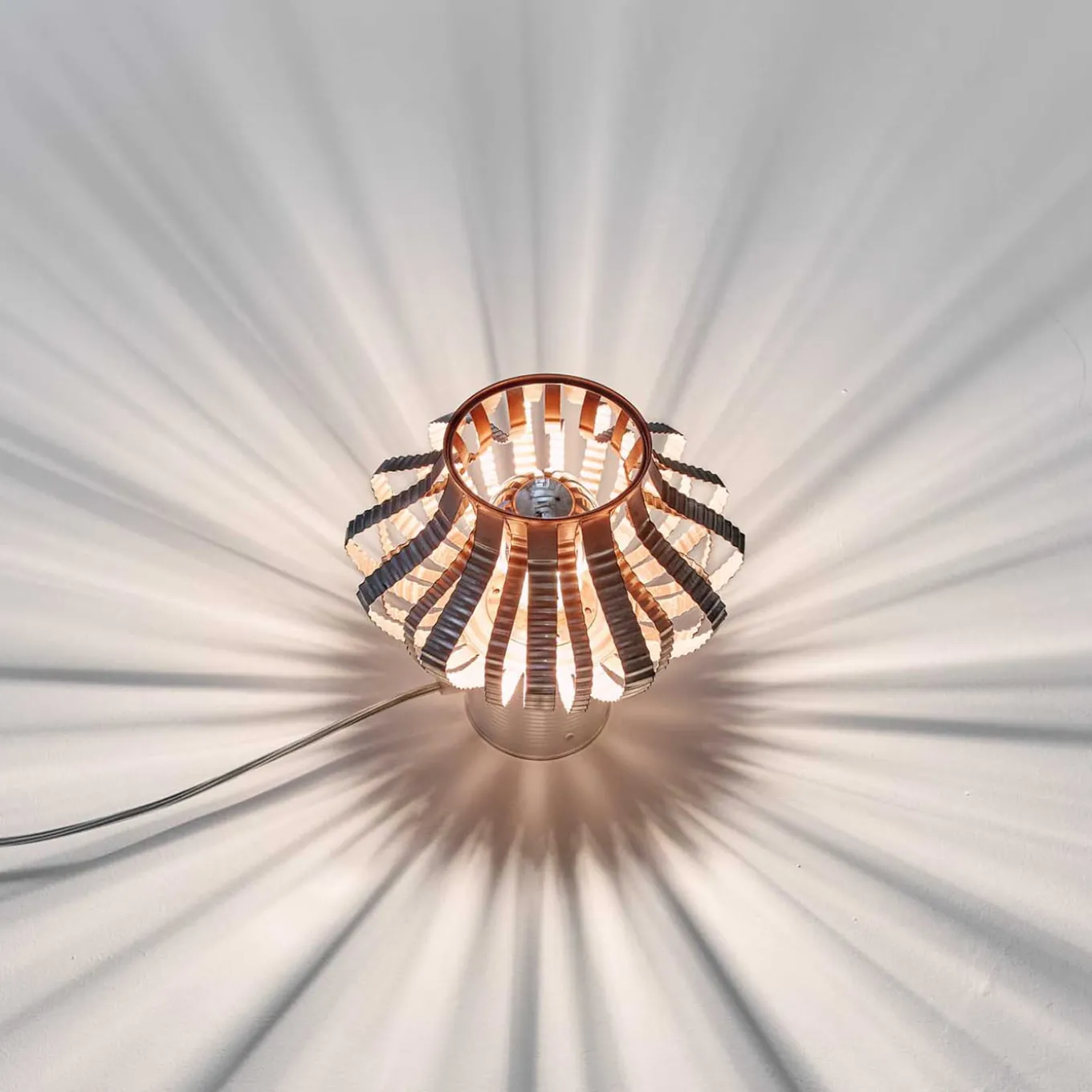Lampada da tavolo Tiny di Nadja Galli Zugaro