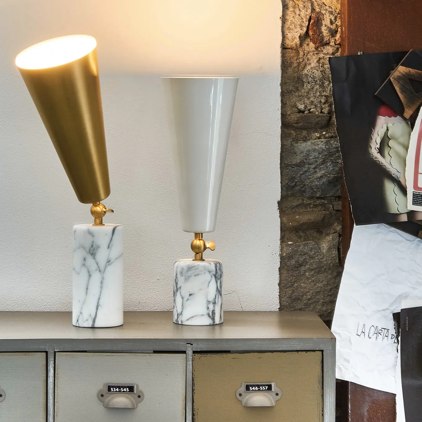 Lampada da tavolo Vox Alta di Lorenza Bozzoli in marmo di Carrara
