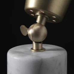 Lampada da tavolo Vox Alta di Lorenza Bozzoli in marmo di Carrara