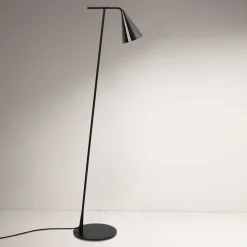 Lampada da terra Gordon Black di Corrado Dotti