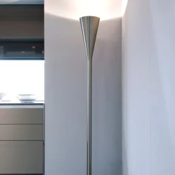 Lampada da terra Luminator Nickel di Pietro Chiesa
