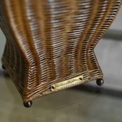 Lampada da Terra Pagoda in Vimini Intrecciato a Mano