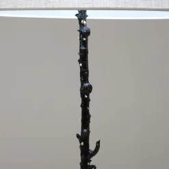 Lampada da terra Rosa Rosae in bronzo di Carlo Rampazzi
