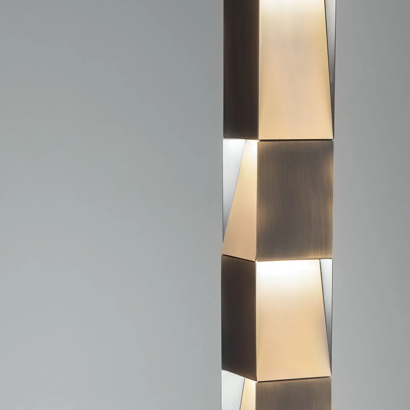 Lampada da terra Stick di Cino Zucchi