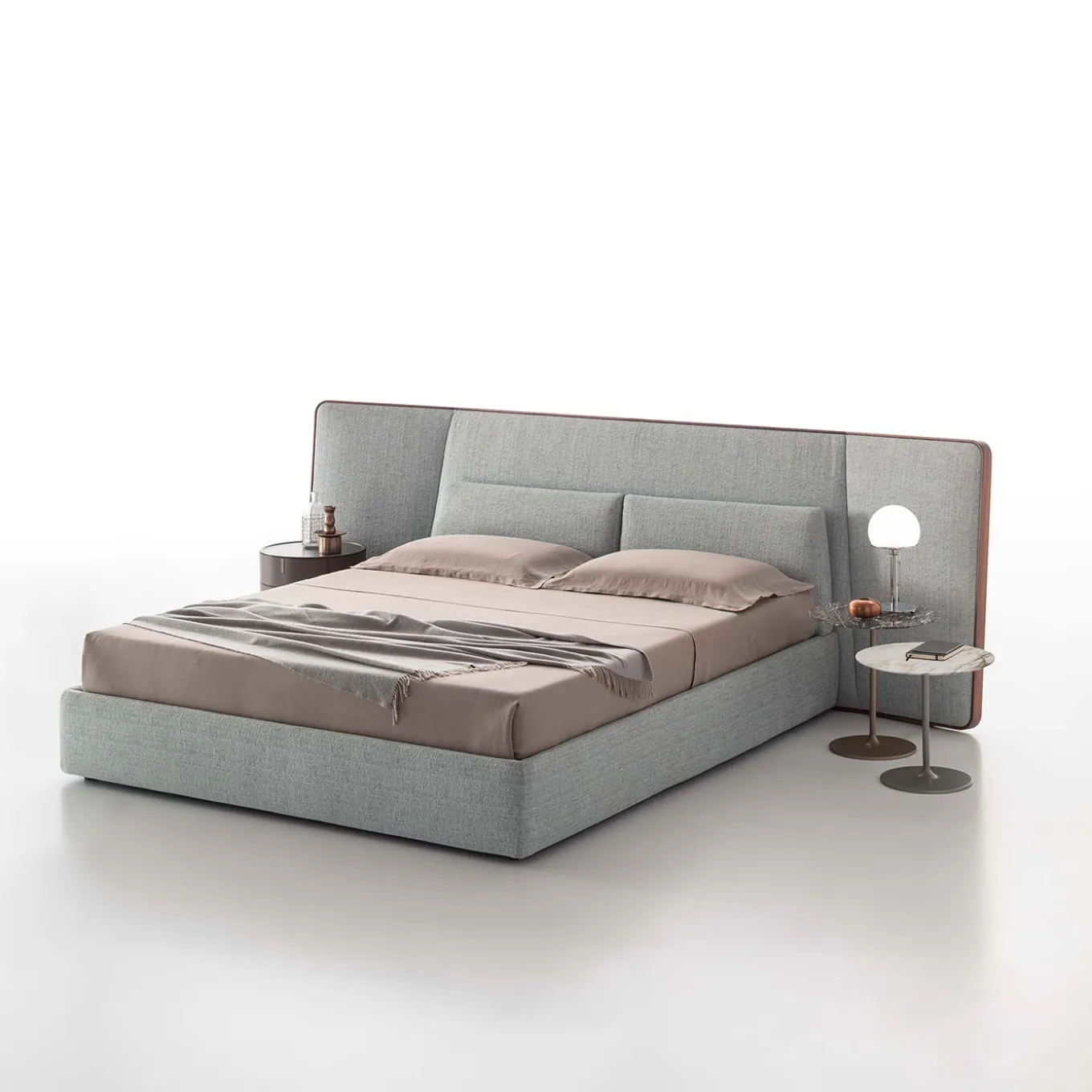 Letto Coventry grigio di Giuseppe Bavuso
