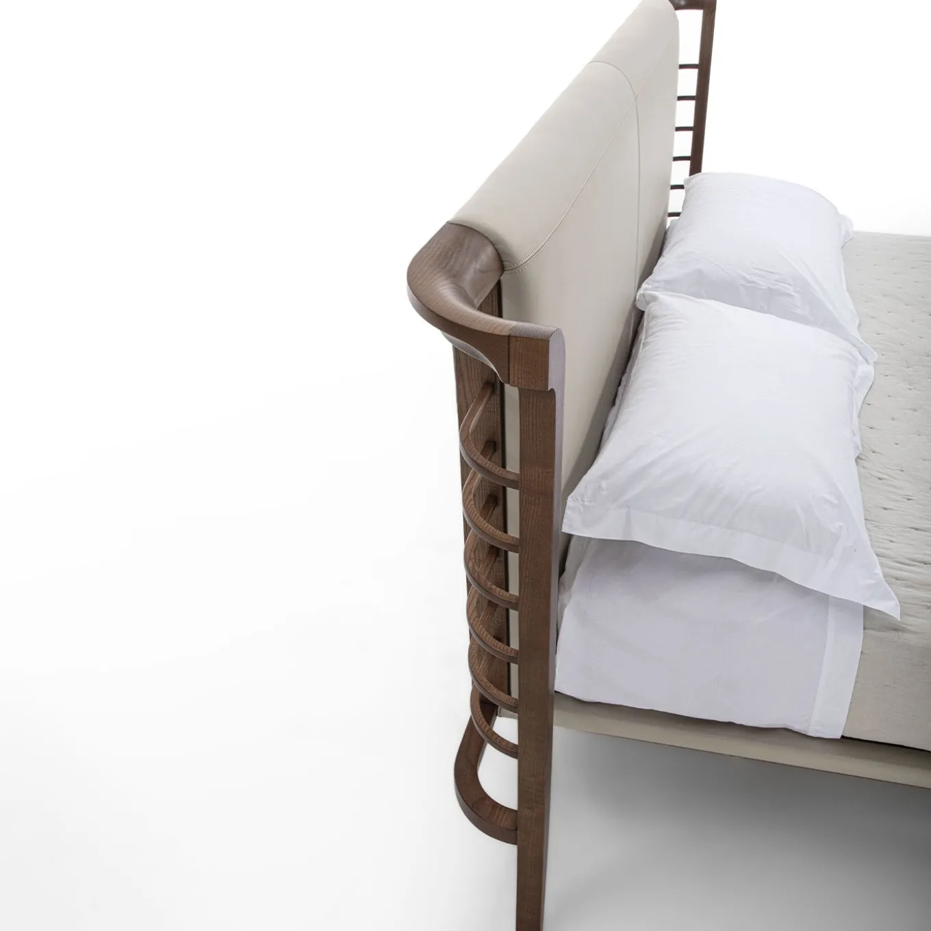Letto matrimoniale Dolfin in pelle beige e legno