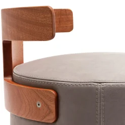 Levante Beige T-Pouf di Massimo Castagna