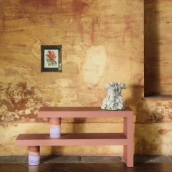 Libreria Alberoni rossa di Patricia Urquiola