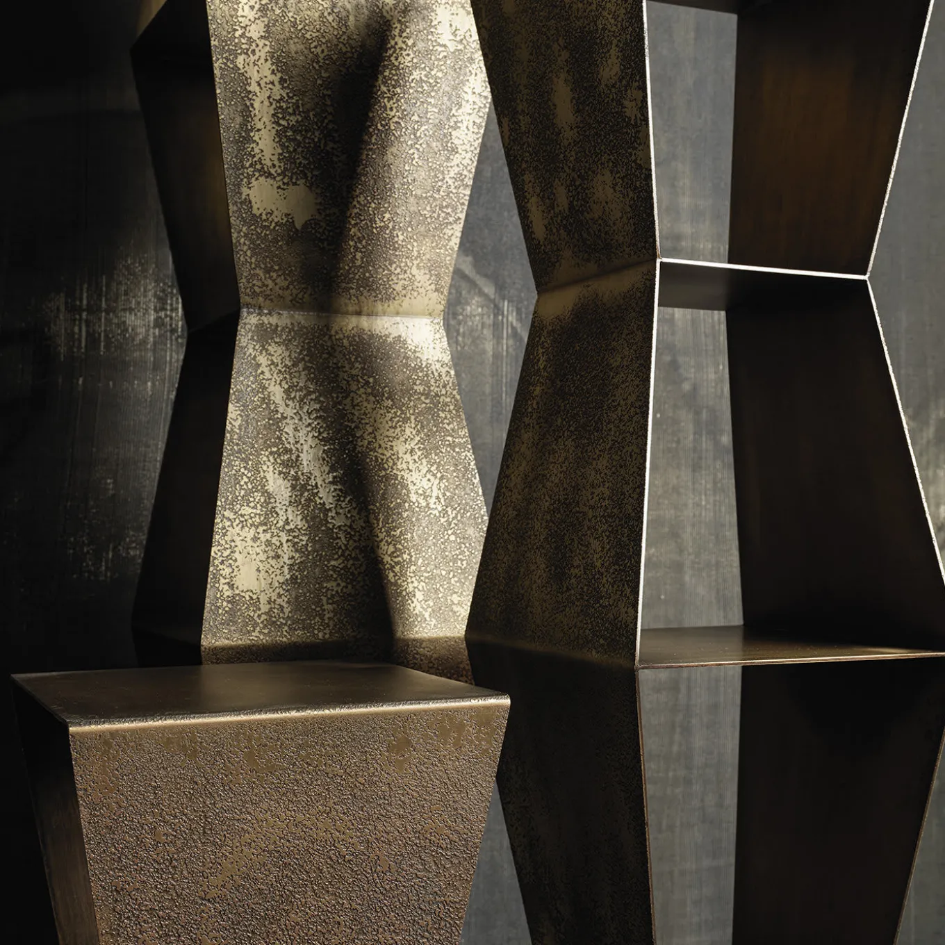 Libreria grande Tula in bronzo
