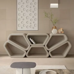 Libreria modulare Messapo in pietra leccese di Noii Studio