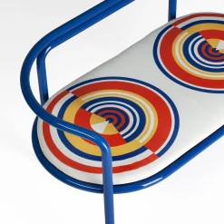 Locus Solus, poltrona blu di Gae Aulenti