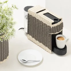 Macchina da caffè Essenza Brown in pelle e rattan con coperchio