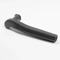 Maniglia per porta Prisma Matte Black di Nicole Valenti