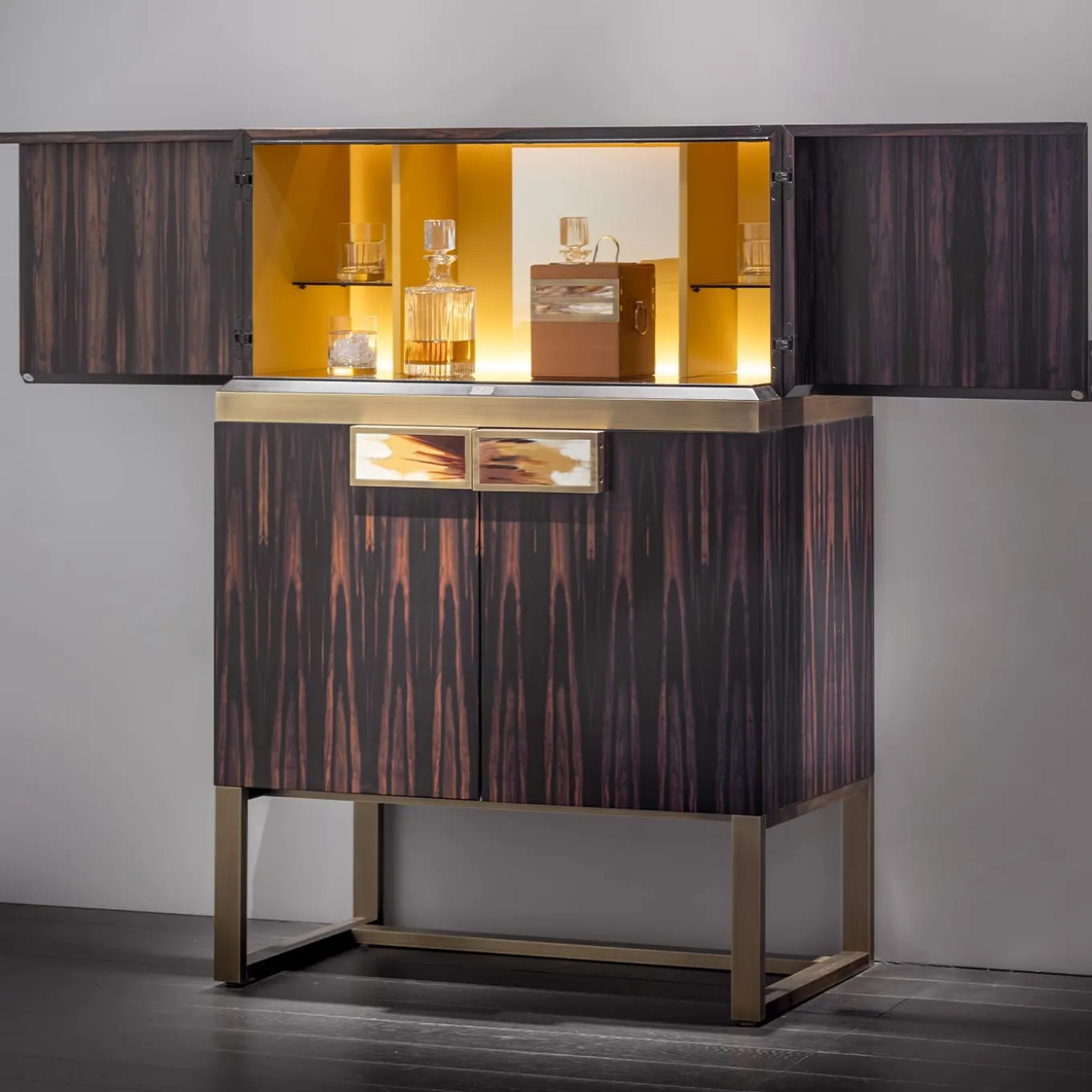 Mobile bar Cosmopolitan con frigorifero