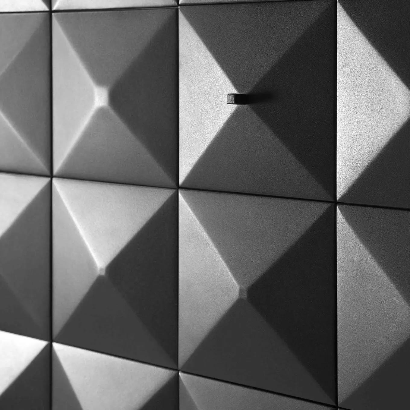 Mobile Belmondo Nero di Bruno Rainaldi