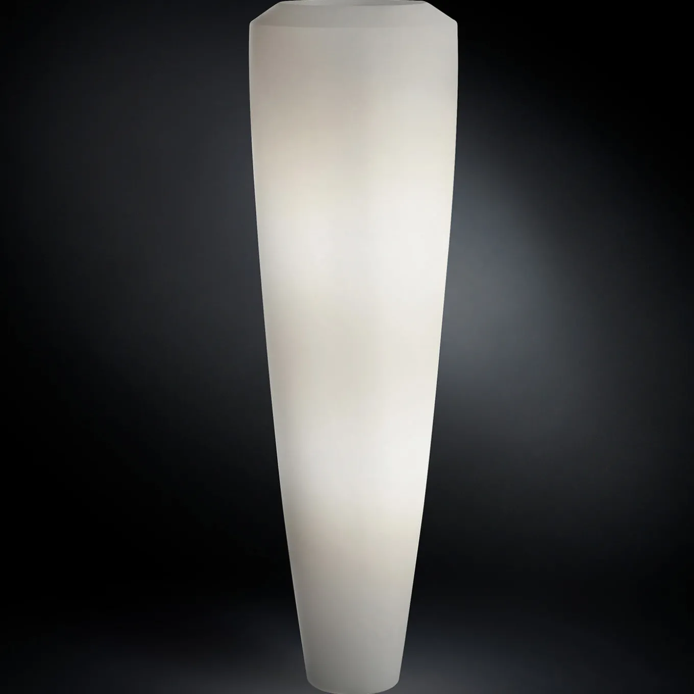Obice, lampada da terra grande in avorio