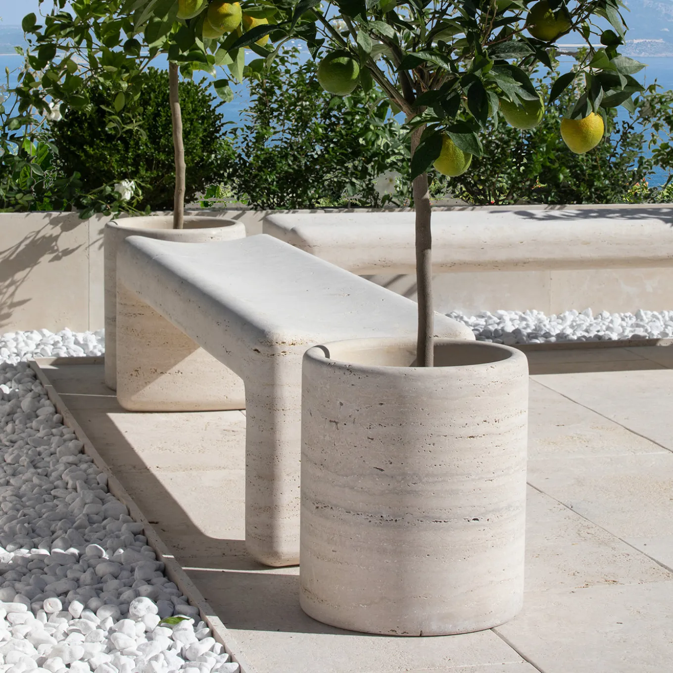 Panca esterna in pietra travertino beige Tinia