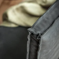 Panca Sequoia in legno massello e pelle scamosciata