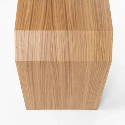 Panchina in legno laminato rivestito in rovere di Enrico Tonucci