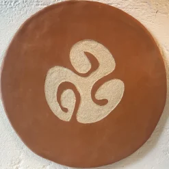 Piatto decorativo in ceramica marrone Eng 2 Terra