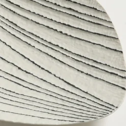 Piatto intagliato Naum