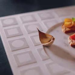 Piatto Q in marmo bianco di Carrara Roma