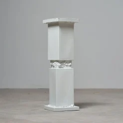 Piedistallo Brenta+Brenta in ceramica bianca