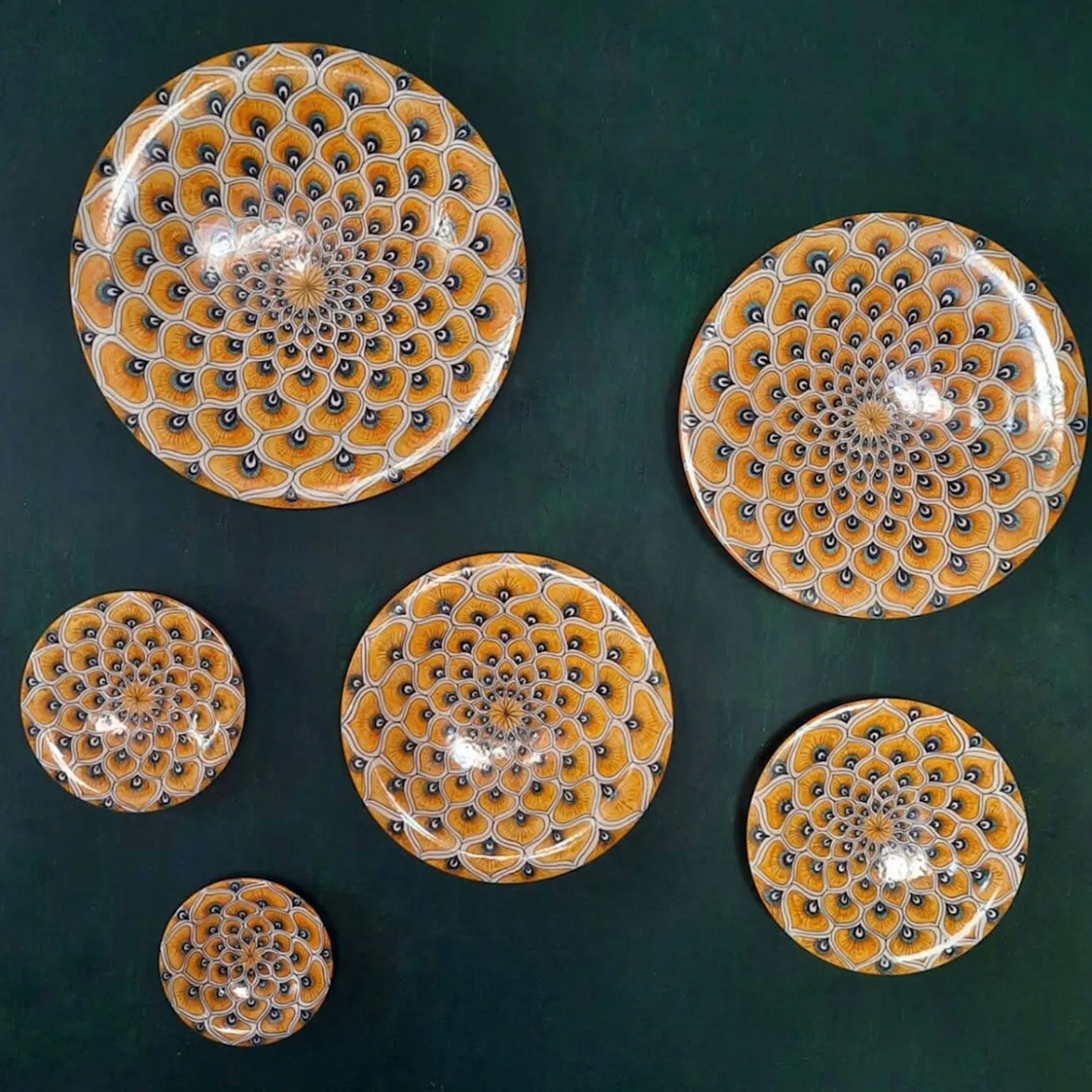 Piuma di pavone gialla ⌀ Piatto decorativo da 35 cm