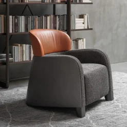 Poltrona a secchiello marrone/grigio con poggiatesta basso