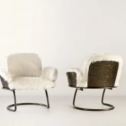 Poltrona anni '70 in pelliccia bianca