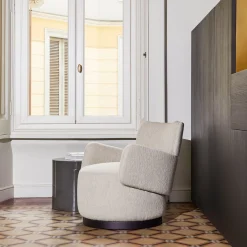 Poltrona bassa Boris di Dainelli Studio