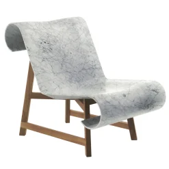 Poltrona Curl in marmo bianco di Carrara di Gritti Rollo