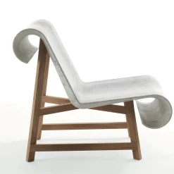 Poltrona Curl in marmo bianco di Carrara di Gritti Rollo