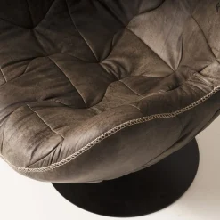 Poltrona girevole Pelè in pelle marrone chiaro