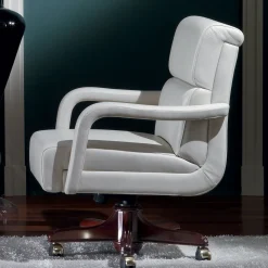 Poltrona media in pelle bianca