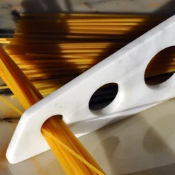 Porta spaghetti Numerocinque con incisione in marmo di Carrara