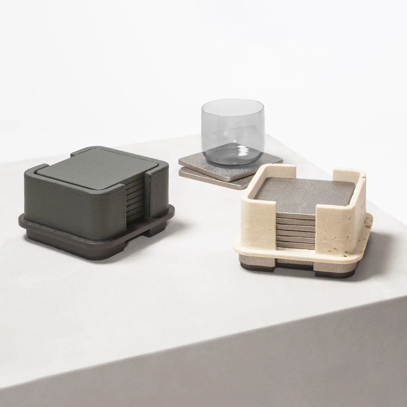 Portabicchieri Lloyd in pelle e legno con 8 sottobicchieri