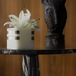 Portacandele Santiago in onice con inserti in ottone