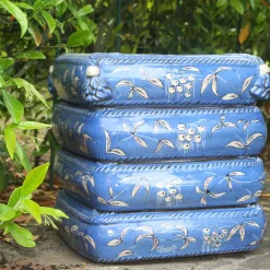 Pouf a 4 cuscini in ceramica blu