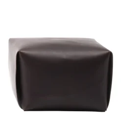 Pouf Bao in cuoio scuro di Viola Tonucci
