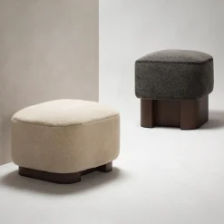 Pouf basso in legno color crema Lloyd