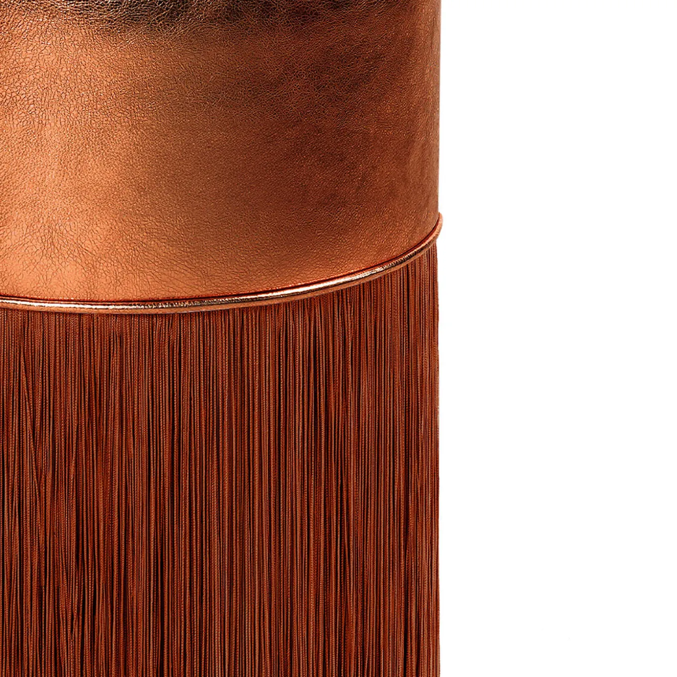 Pouf in pelle metallizzata color rame di Lorenza Bozzoli